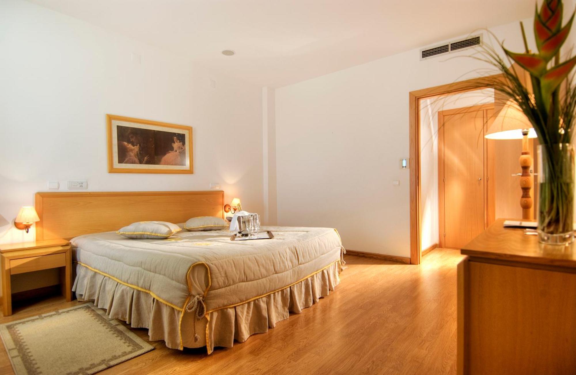 Hotel Eurosol אלקאננה מראה חיצוני תמונה