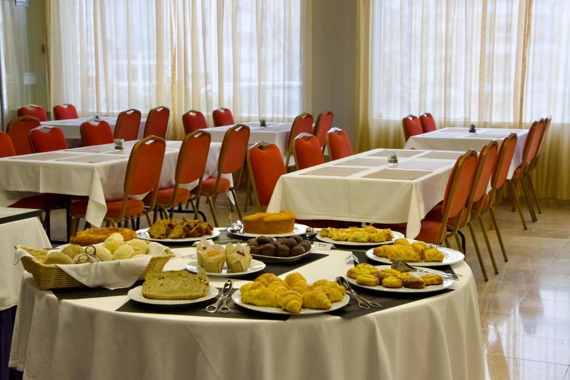 Hotel Eurosol אלקאננה מראה חיצוני תמונה